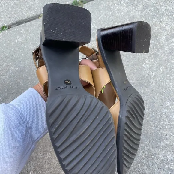Vintage 90's block heel leather sandals