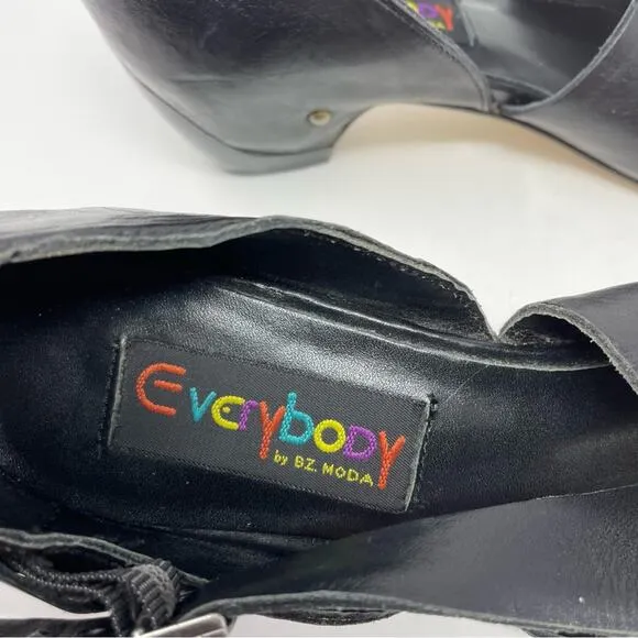 Vintage Black Leather Sandals Small Heel 6.5