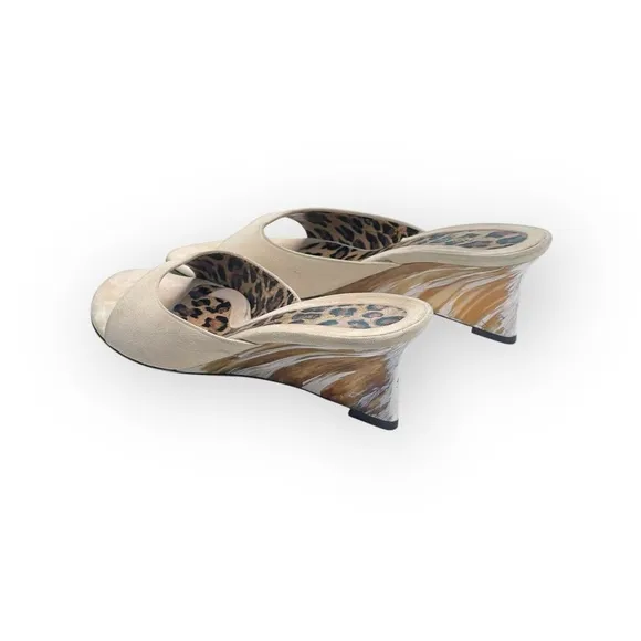 Vintage: Dolce &amp; Gabbana ♔ Hand Painted Horn Finish Wedge Sandal ♔ Cream Suede