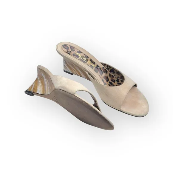 Vintage: Dolce &amp; Gabbana ♔ Hand Painted Horn Finish Wedge Sandal ♔ Cream Suede