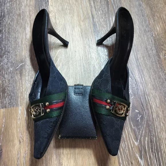 Vintage Gucci Black Heels  - Great Condition - Size 9B - Pair #2