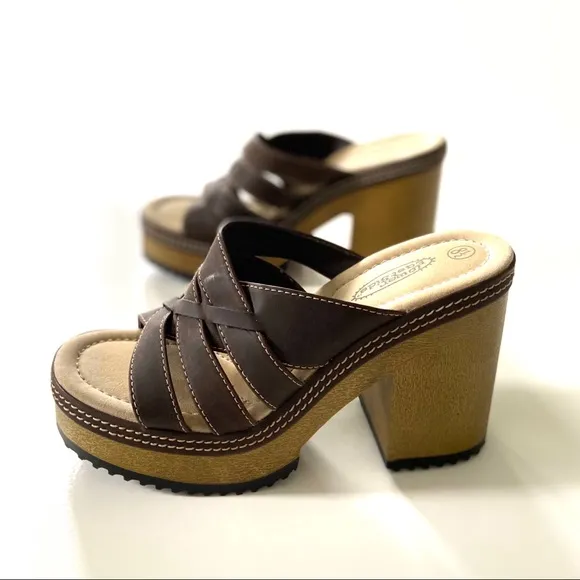 Vintage Lower East Side Y2K Brown Criss Cross Strappy Chunky Platform Sandals