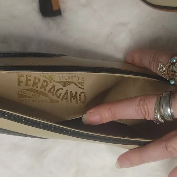 Vintage Salvatore Ferragamo Spectator Pumps 10AA Made In Italy Black/Taupe