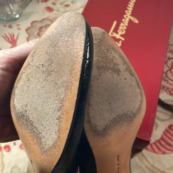 Vintage Salvatore Ferragamo Women's Black Calf- Lizard Embossed Pumps with Box