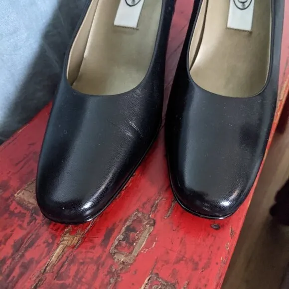 VINTAGE SRO Black Leather Pumps Block Heel 8