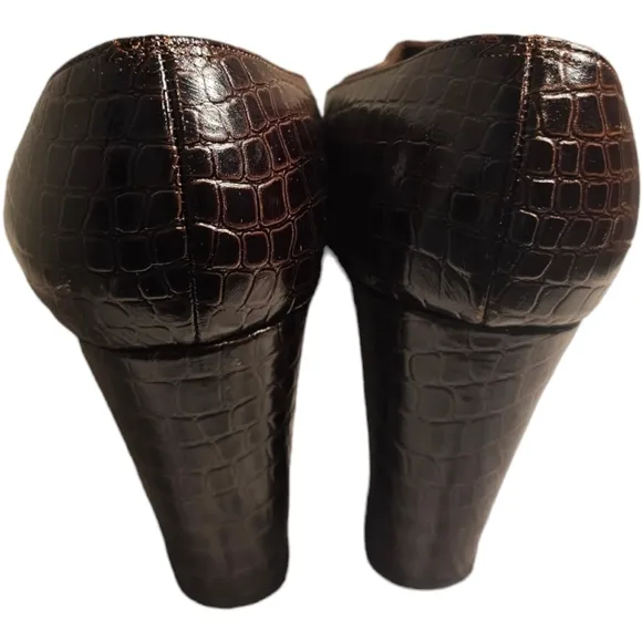 Vintage Women Alligator Print Pumps