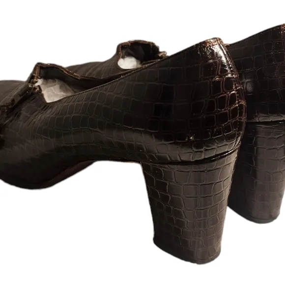 Vintage Women Alligator Print Pumps