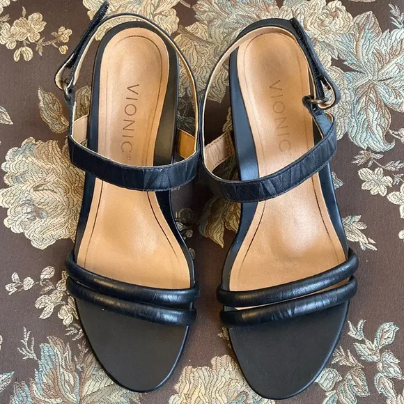 Vionic Emmy Wedge Heel Black Sandals Velcro Strap Strappy Sandals Size 6.5
