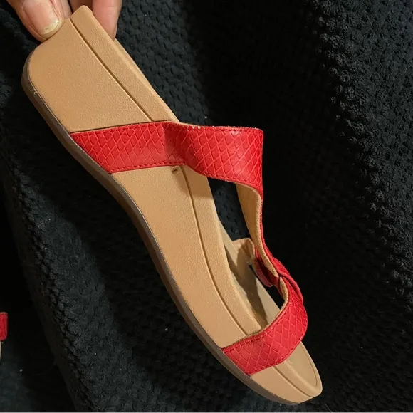 Vionic Red wedged heel Sandals size 5