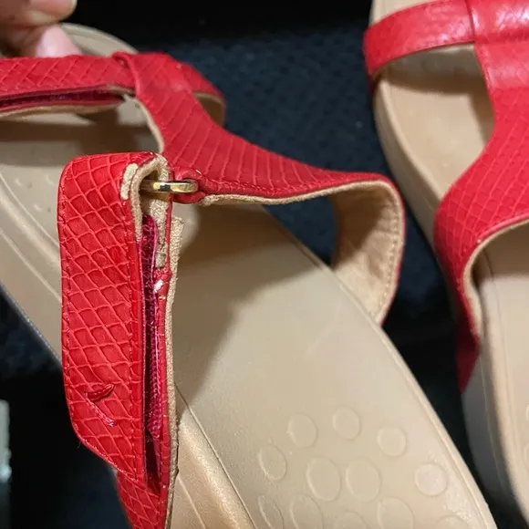 Vionic Red wedged heel Sandals size 5