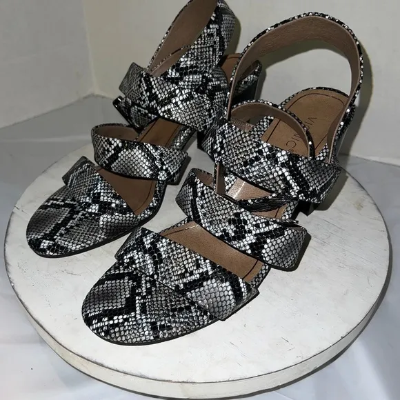 Vionic Women's Blaire Snake Print Block Heel Open Toe Sandals Size 10