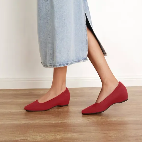 VIVAIA Mackenzi Square Toe Low Wedge Heels Ruby Red Size 39/8 NWOB