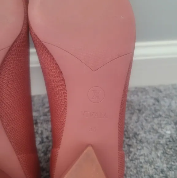 Vivaia Titli Pointy Bow Heel Shoes