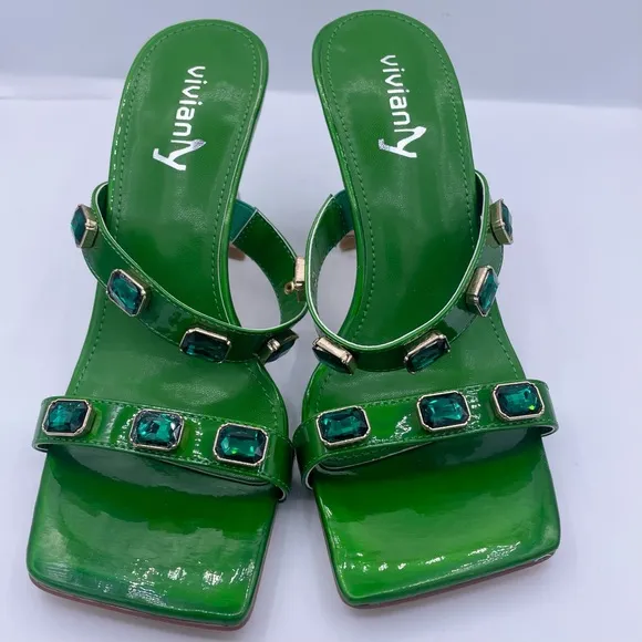 Vivianly squared open toe green heeled sandals diamond detail Size 6