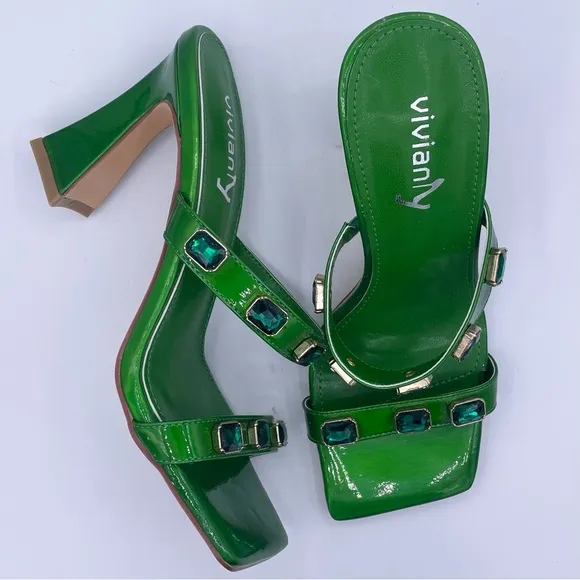 Vivianly squared open toe green heeled sandals diamond detail Size 6