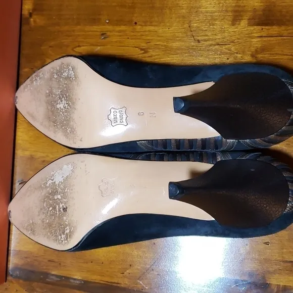 VTG Neiman Marcus Kenna Italian Made Black Suede  Heel Pumps EUC 8N in Box