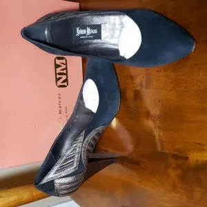 VTG Neiman Marcus Kenna Italian Made Black Suede  Heel Pumps EUC 8N in Box