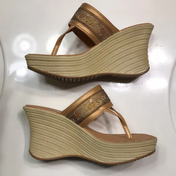 VTG No Boundaries Women’s Cass Floral Embroidered Sequin Synthetic Wedge Sandals
