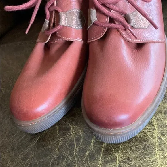 Wanda Panda NWT women’s size 10 weds platform lace up leather shoes