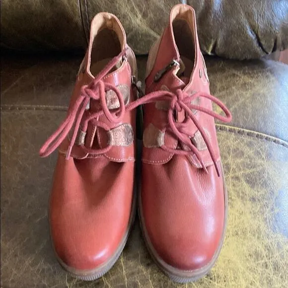 Wanda Panda NWT women’s size 10 weds platform lace up leather shoes