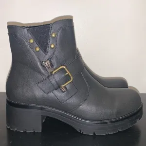 White Mountain Rufus Boots.  Size 8.  Vegan Leather.