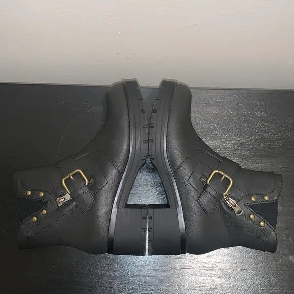 White Mountain Rufus Boots.  Size 8.  Vegan Leather.