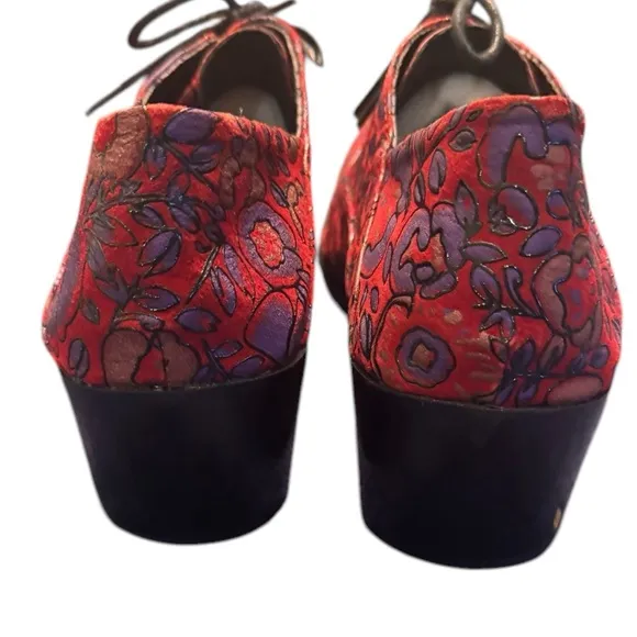 Wolf Valley Men’s Red/Violet Elegant Fabric Oxford Brogues in Size 44 and EUC