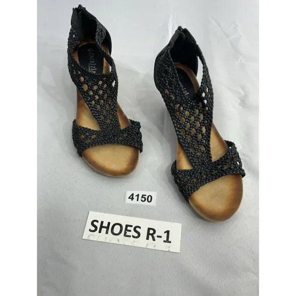 Womans Patrizia Ff-larunda-b Wedge Sandals 9 Black Open Toe Back Zip NWOT