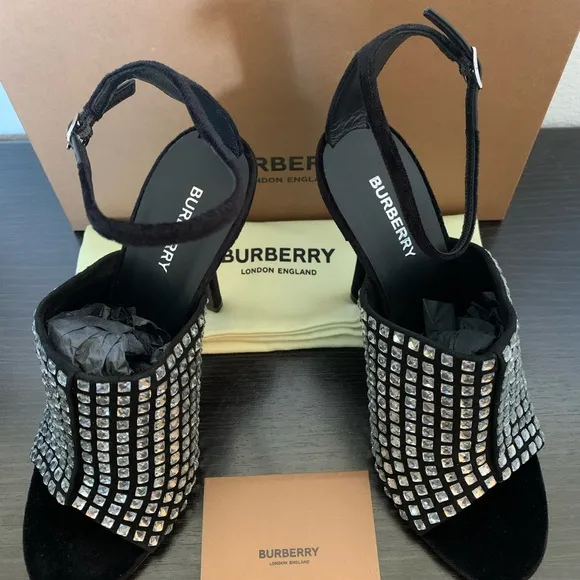 WOMEN'S BURBERRY IVY CRYSTAL VELVET PUMP HEEL BLACK IN SIZE 9.5 US/39.5EU $1,650