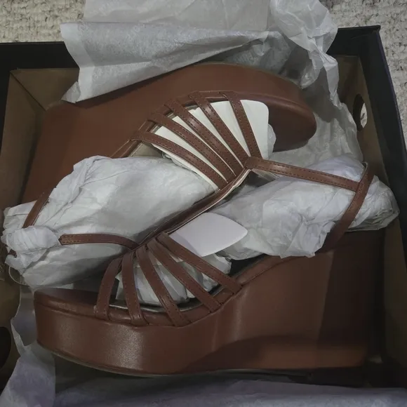 Womens Kenneth Cole sandals