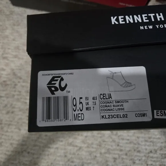 Womens Kenneth Cole sandals