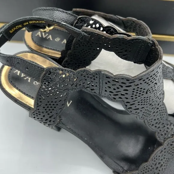 Womens lace leather sandals, size 9M, New with Box