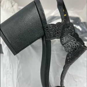 Womens lace leather sandals, size 9M, New with Box