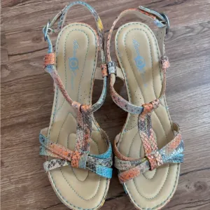 Women's Multicolor Sandals