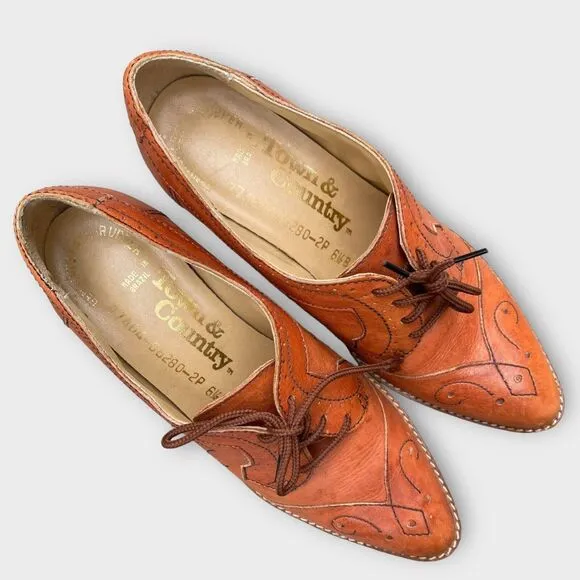 Women’s Town and Country Broques Shoe Sz 6.5 Vintage Pointed Toe Heels