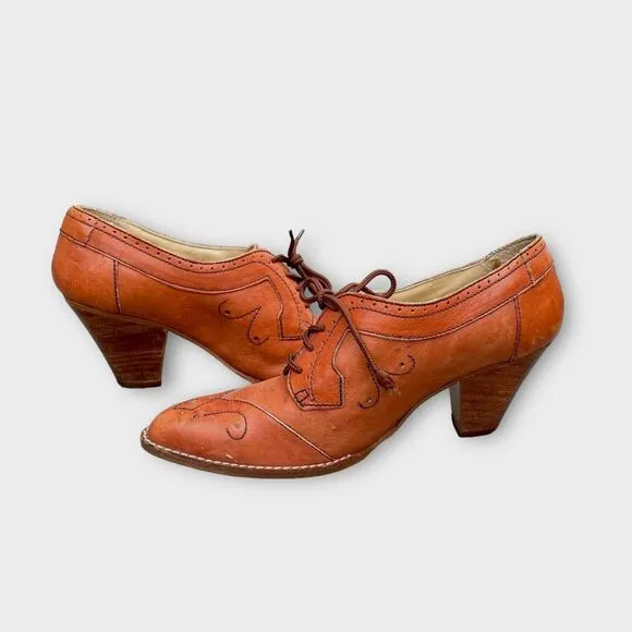 Women’s Town and Country Broques Shoe Sz 6.5 Vintage Pointed Toe Heels