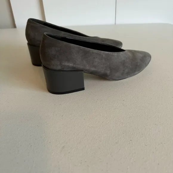 Women’s VANELi 8 gray‎ suede heeled shoes pumps