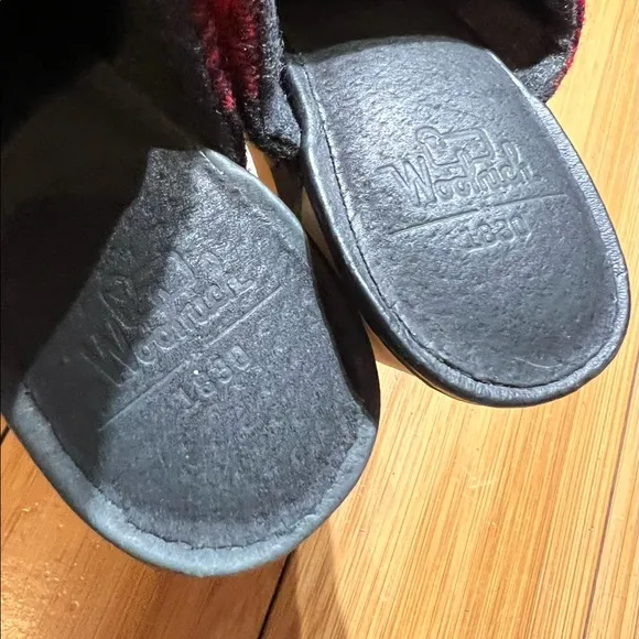 Woolrich Red &amp; Black Wool Check Plaid Buffalo Mule Clogs Size 7
