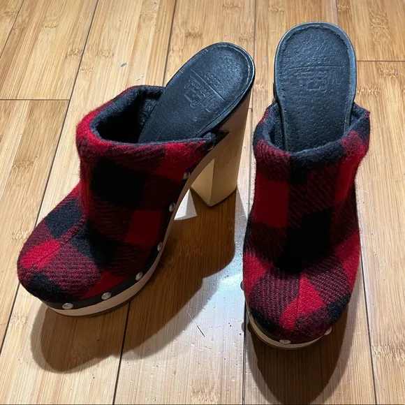 Woolrich Red &amp; Black Wool Check Plaid Buffalo Mule Clogs Size 7