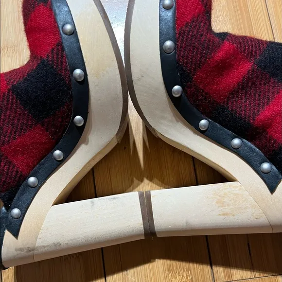Woolrich Red &amp; Black Wool Check Plaid Buffalo Mule Clogs Size 7