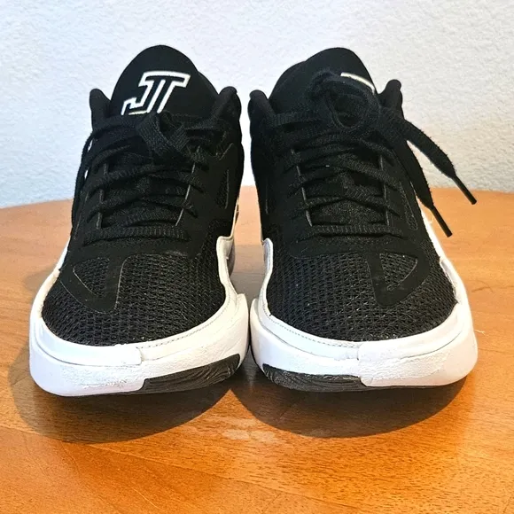 Worn Once - JORDAN TATUM 1 ZOO - Black Athletic/Basketball Shoes, Size 8.5