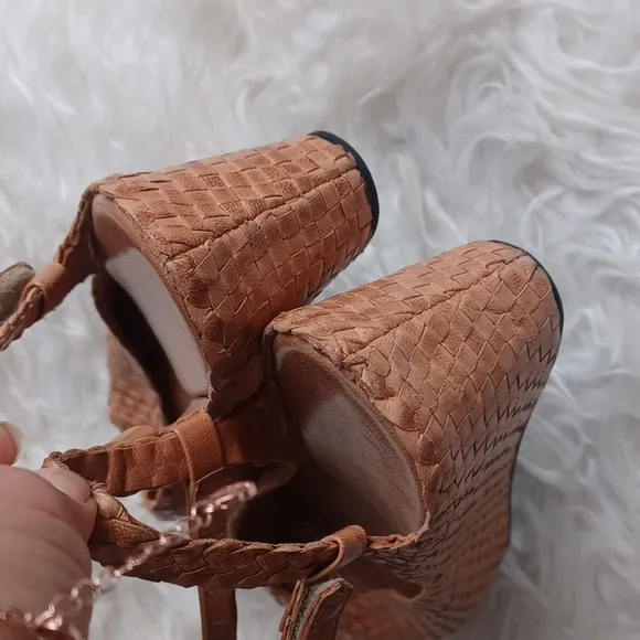 Woven  wedge sandals