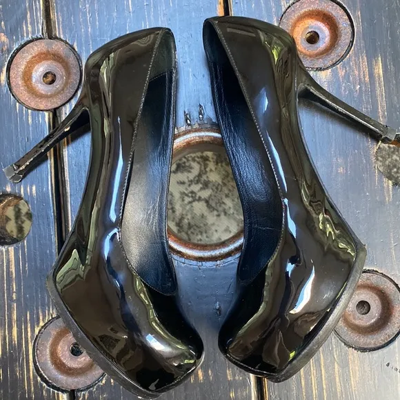 YSL Yves Saint Laurent Tribtoo Patent Leather Platform Heels in Size 37.5