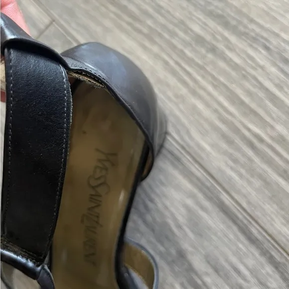 Yves Saint Laurent Italy YSL Black leather Strappy Sandals strappy block heel 7