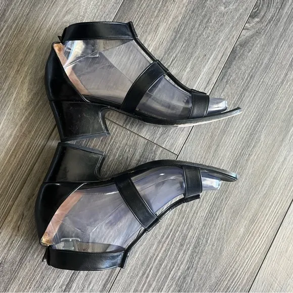 Yves Saint Laurent Italy YSL Black leather Strappy Sandals strappy block heel 7