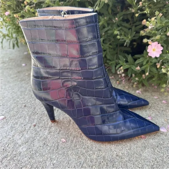 ZARA Blue Embossed Animal Print Leather Point Toe Zipper Stiletto Size 38 / 7.5