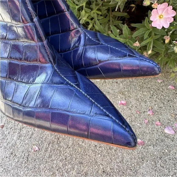 ZARA Blue Embossed Animal Print Leather Point Toe Zipper Stiletto Size 38 / 7.5