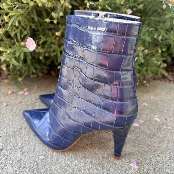 ZARA Blue Embossed Animal Print Leather Point Toe Zipper Stiletto Size 38 / 7.5