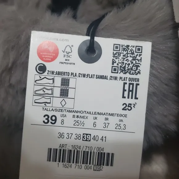 ZARA FAUX FUR LOW HEEL SANDALS Bloggers favorite