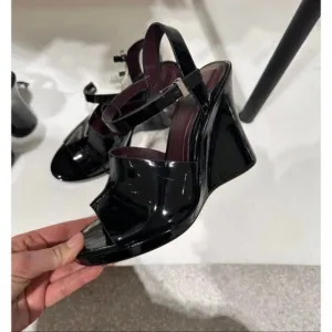 ZARA Faux patent leather wedge sandals 1307/110
